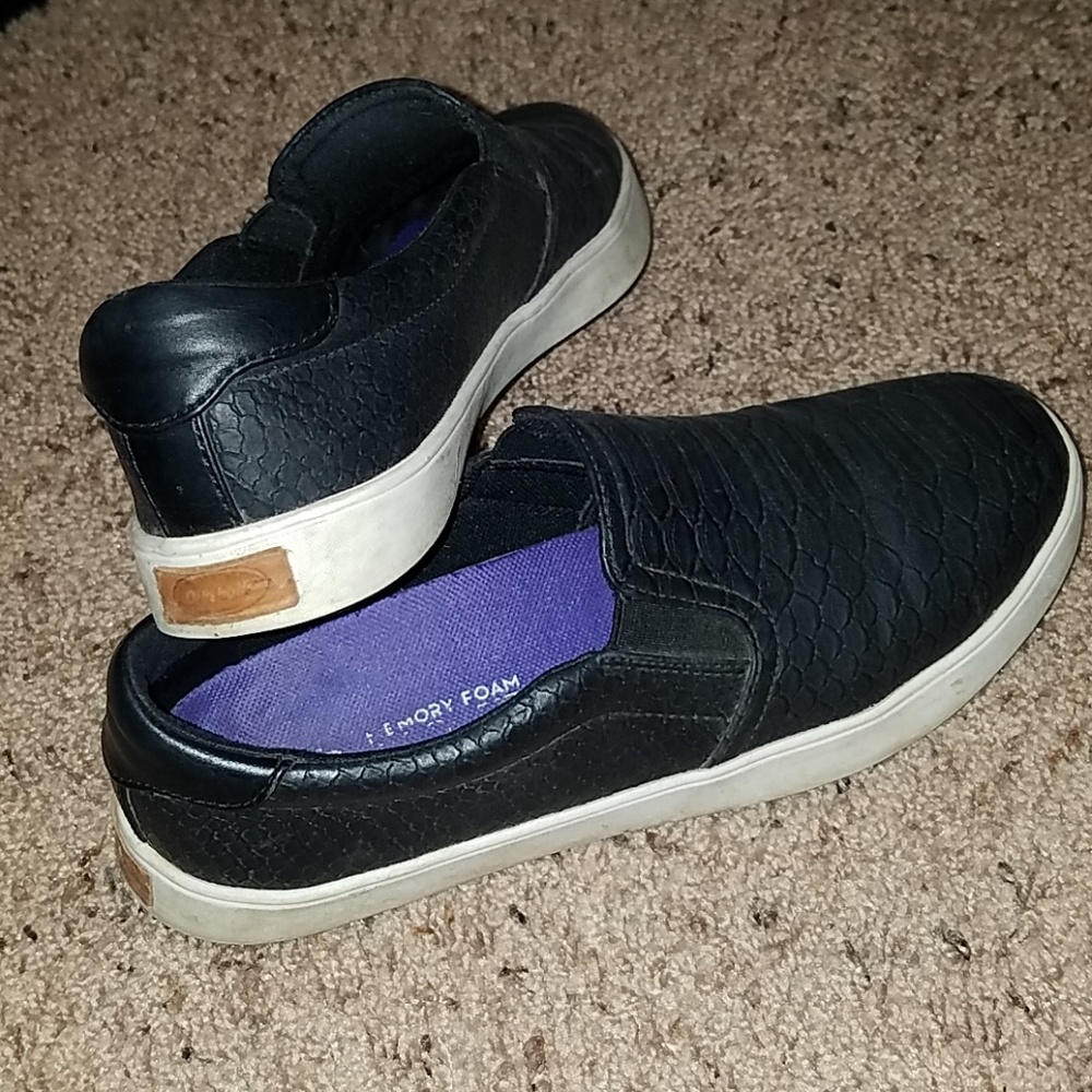 SOLD Black slip on sneakers